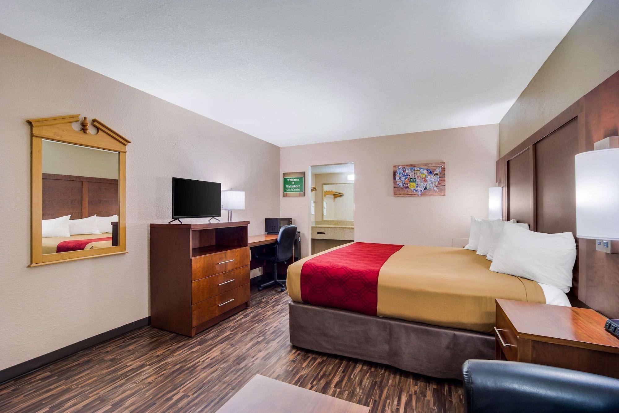 Econo Lodge Уолтърборо Екстериор снимка
