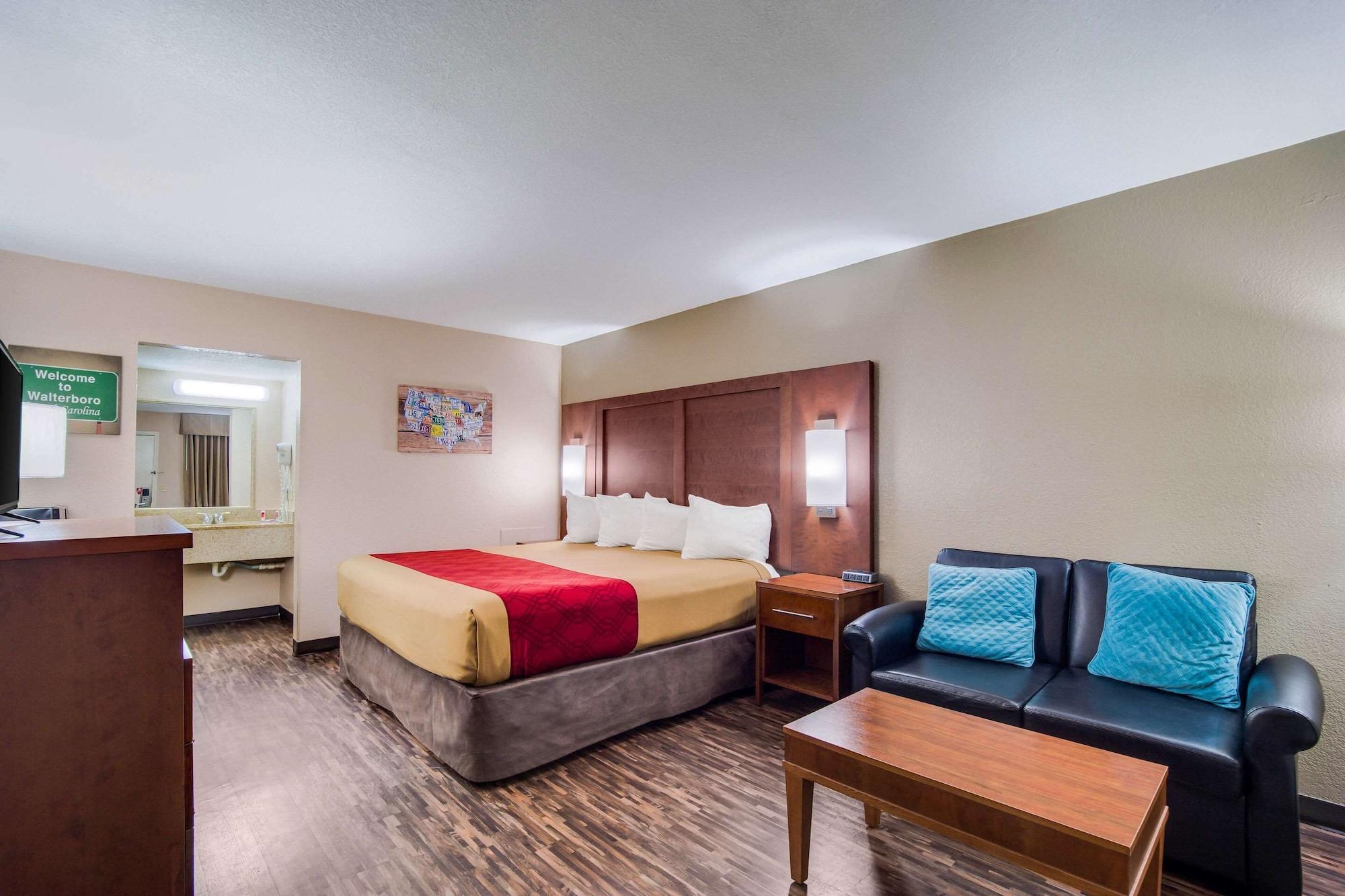 Econo Lodge Уолтърборо Екстериор снимка