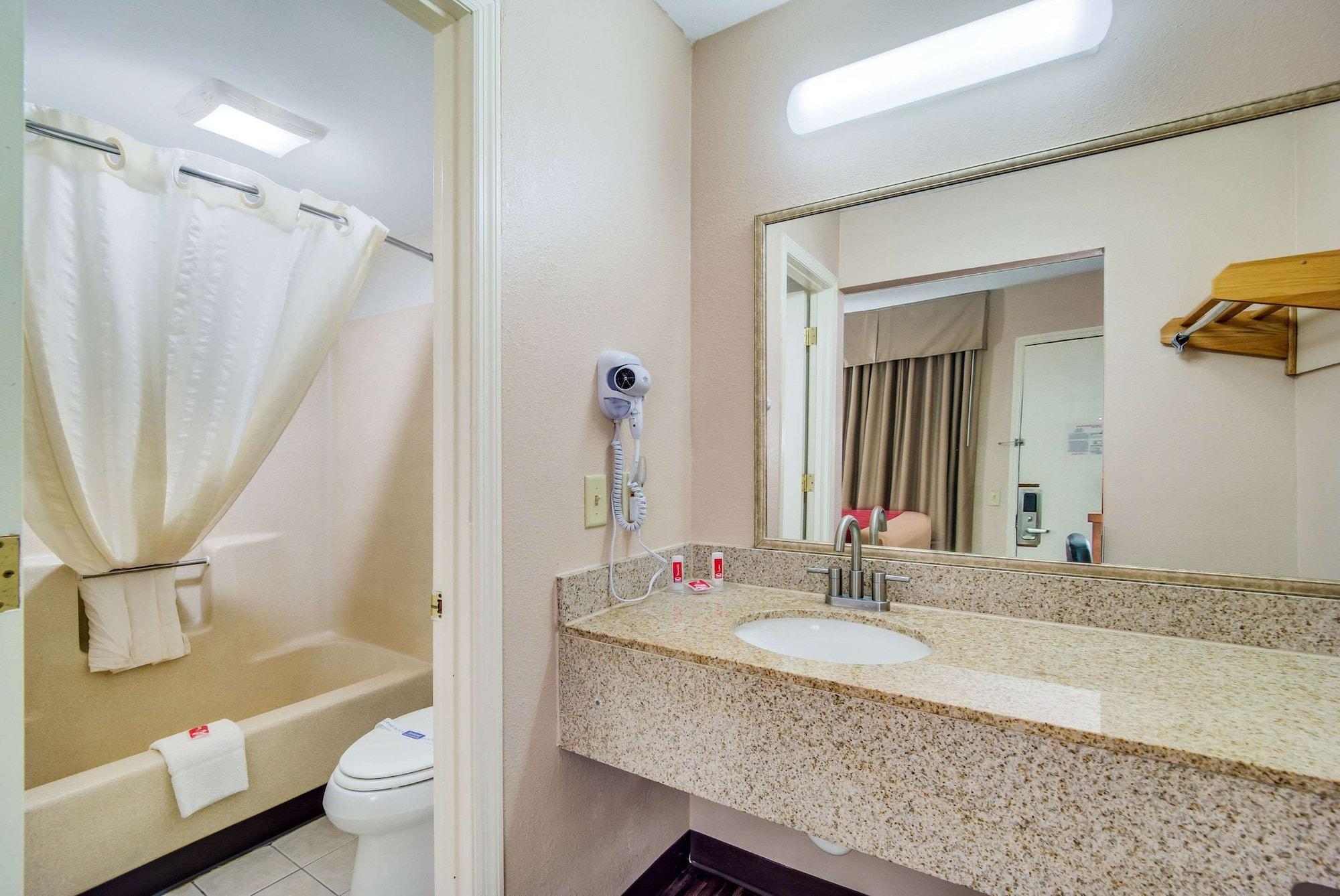 Econo Lodge Уолтърборо Екстериор снимка