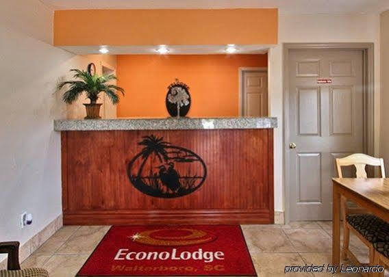 Econo Lodge Уолтърборо Екстериор снимка